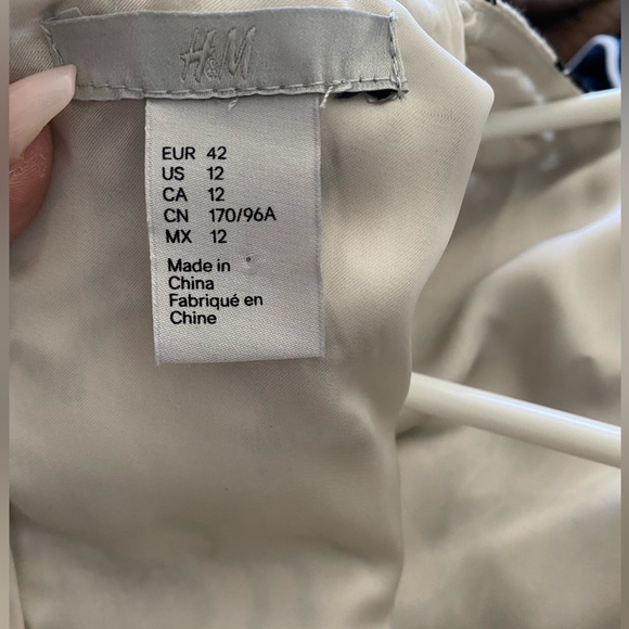 Black and White lace Dress - Picture 4 of 5